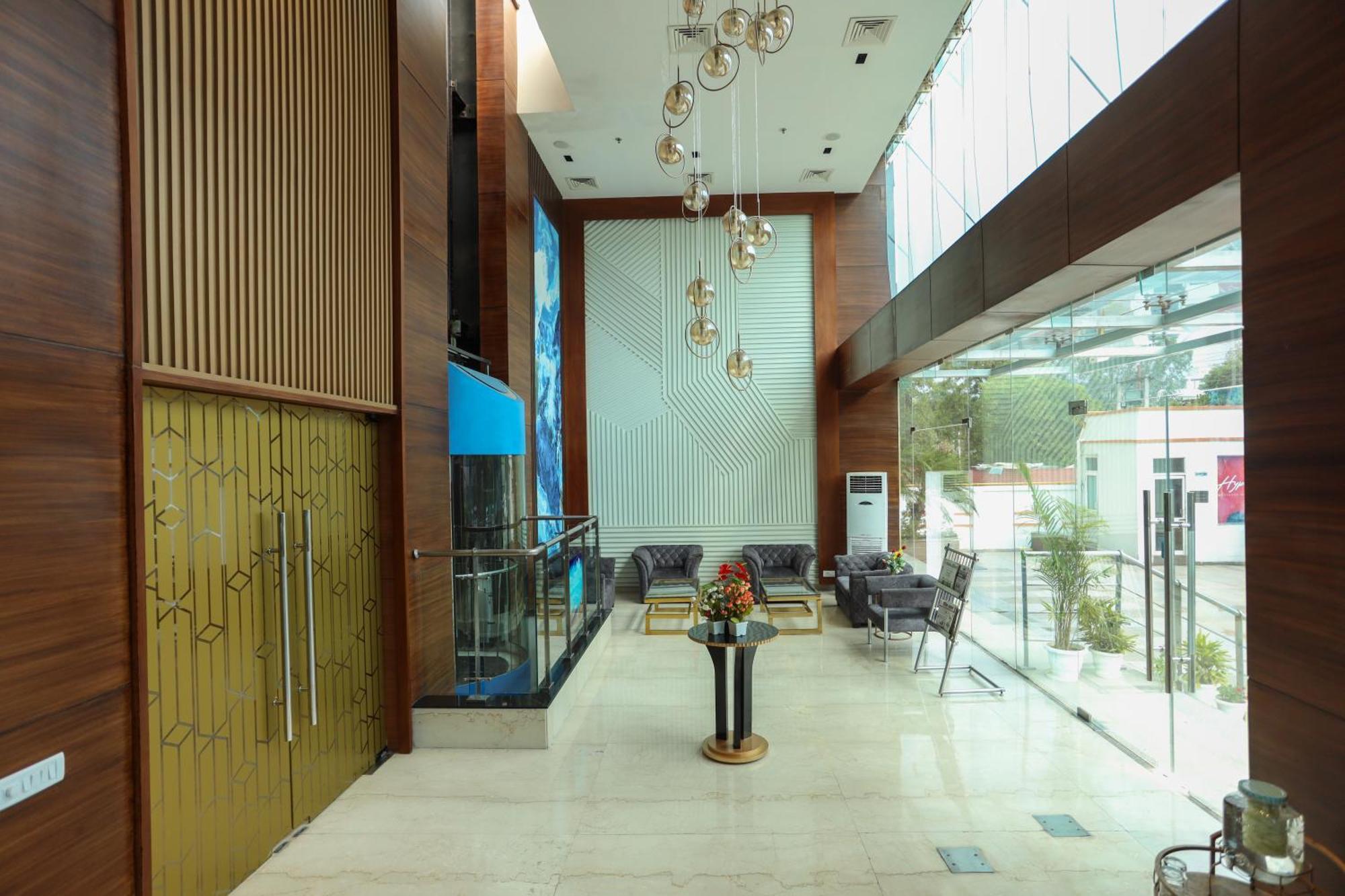 Hyphen Business Hotel نويدا المظهر الخارجي الصورة