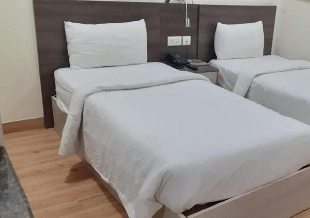 Hyphen Business Hotel نويدا المظهر الخارجي الصورة
