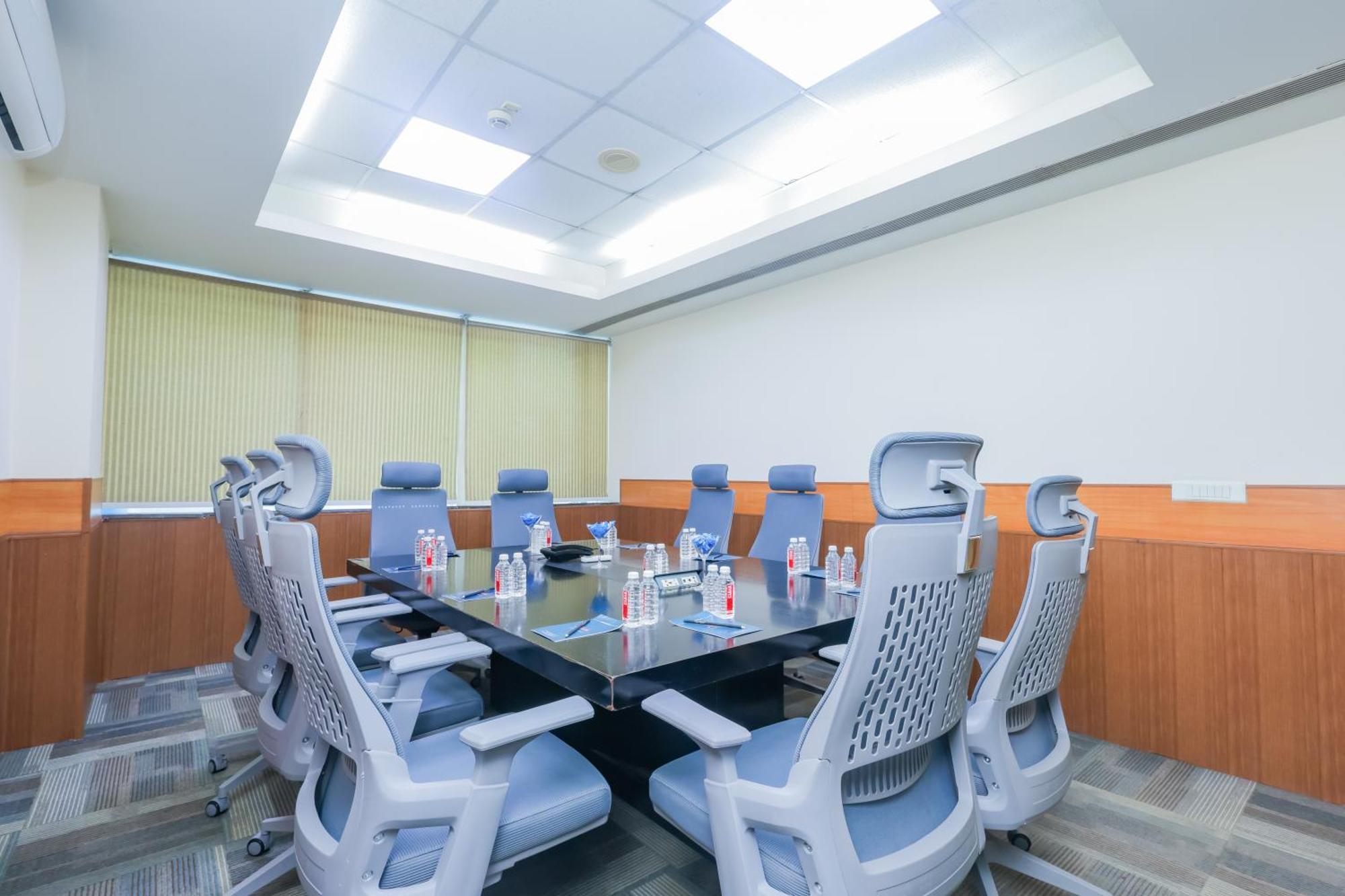 Hyphen Business Hotel نويدا المظهر الخارجي الصورة