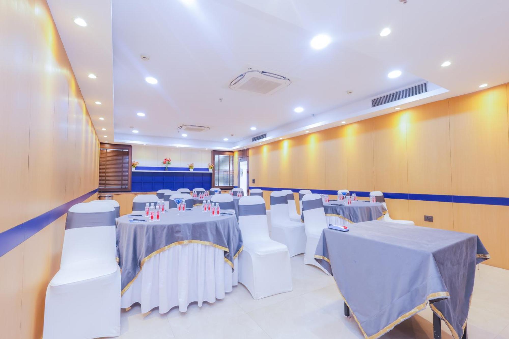 Hyphen Business Hotel نويدا المظهر الخارجي الصورة